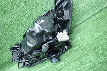 Laden Sie das Bild in den Galerie-Viewer, Frontscheinwerfer Mazda 2 D09K51030 Rechts Scheinwerfer Headlight SCH6209402171qs