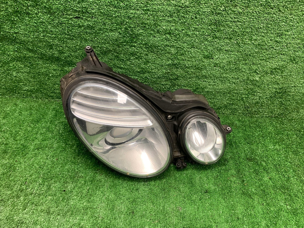 Frontscheinwerfer Mercedes-Benz W211 Bi-Xenon Rechts Scheinwerfer Headlight SCH7586722810pe