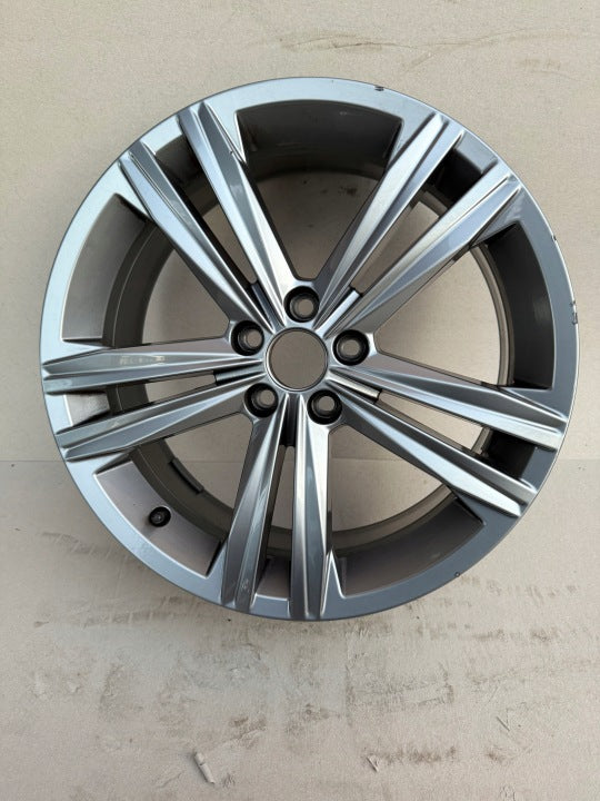 1x Alufelge 17 Zoll 6.5" 5x100 39ET Glanz Graphit 2GM601025G VW T-Cross FEL9107151447tp