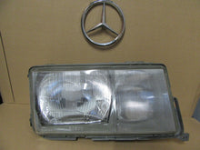 Load image into Gallery viewer, Frontscheinwerfer Mercedes-Benz 190 W201 2018200261 0301067322 Halogen Rechts