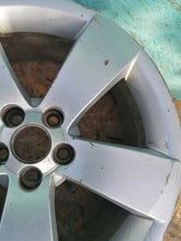 Laden Sie das Bild in den Galerie-Viewer, 1x Alufelge 17 Zoll 7.0" 5x100 Skoda Fabia Rim Wheel FEL4582932034la