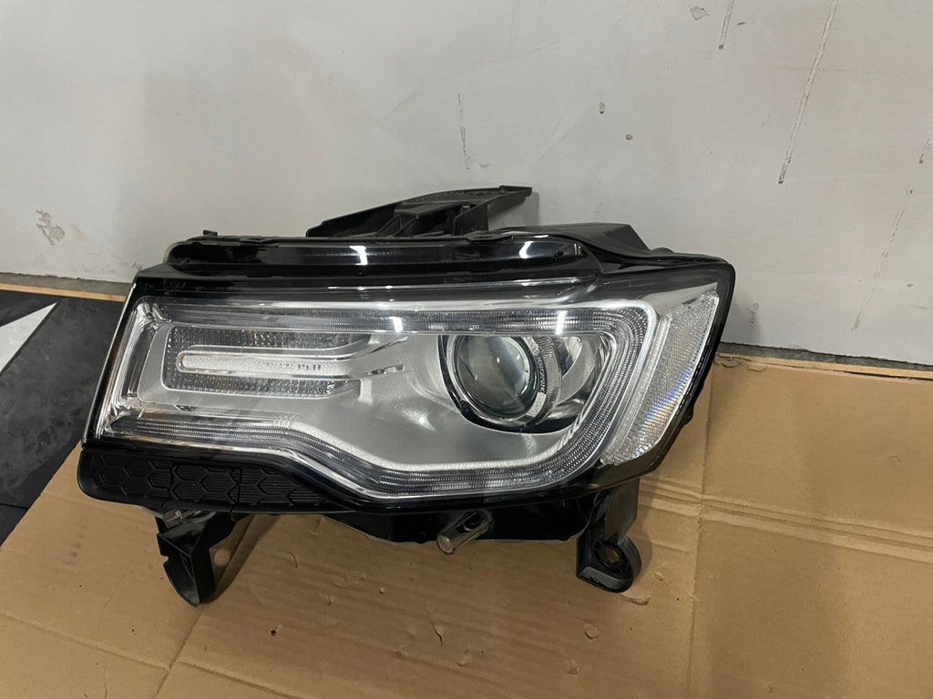 Frontscheinwerfer Jeep Grand Cherokee Wk2 68144709AF LED Links Headlight SCH8353308203cg