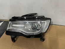 Laden Sie das Bild in den Galerie-Viewer, Frontscheinwerfer Jeep Grand Cherokee Wk2 68144709AF LED Links Headlight SCH8353308203cg