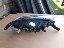 Laden Sie das Bild in den Galerie-Viewer, Frontscheinwerfer Dacia Spring LED Links Scheinwerfer Headlight