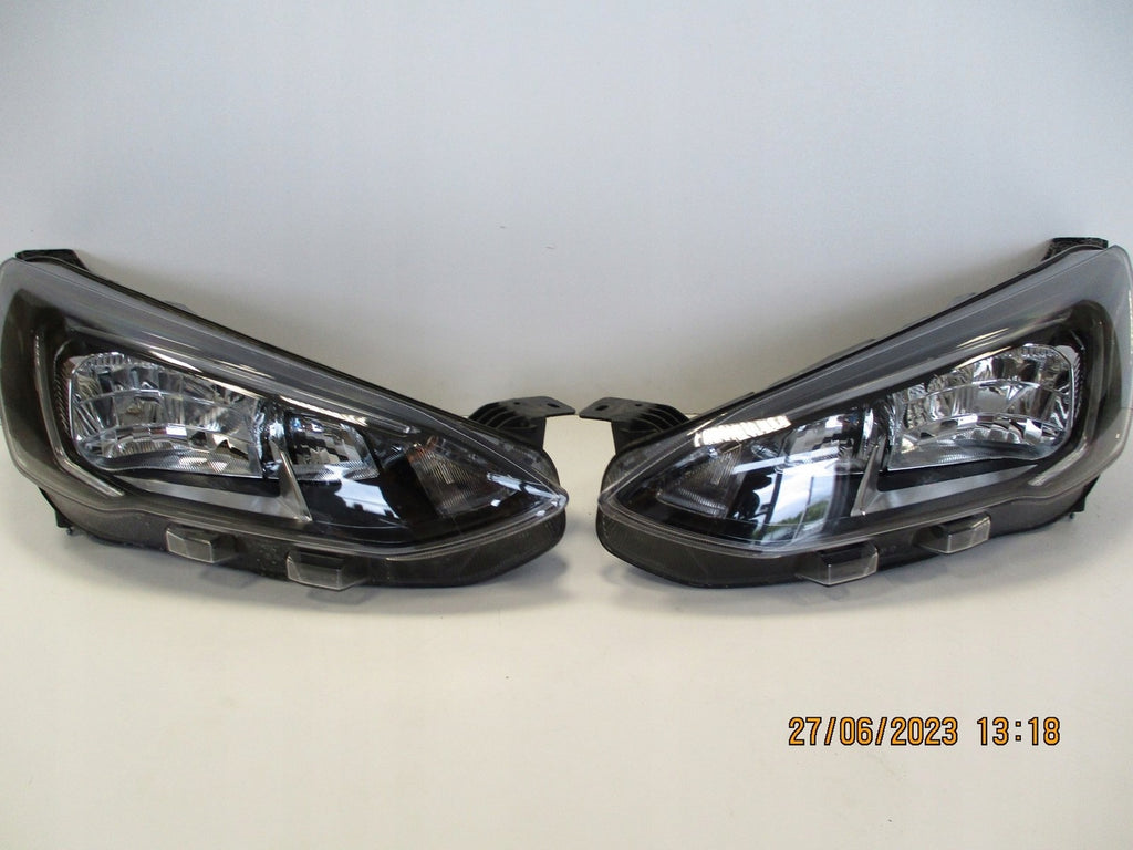 Frontscheinwerfer Ford Focus MX7B13E015CC LED Ein Stück (Rechts oder Links)