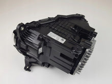 Laden Sie das Bild in den Galerie-Viewer, Frontscheinwerfer Land Rover Defender L8B2-13W030-FF L8B2-13W029-FF Ein Satz SCH3563976670cr