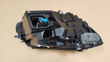 Laden Sie das Bild in den Galerie-Viewer, Frontscheinwerfer Mercedes-Benz A2059063104 Links Scheinwerfer Headlight SCH2090636383ul