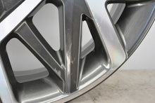 Laden Sie das Bild in den Galerie-Viewer, 1x Alufelge 18 Zoll 7.5" 5x114.3 50ET Matt Graphit 52910-CM300 Hyundai Kona Mg FEL1693430083yd