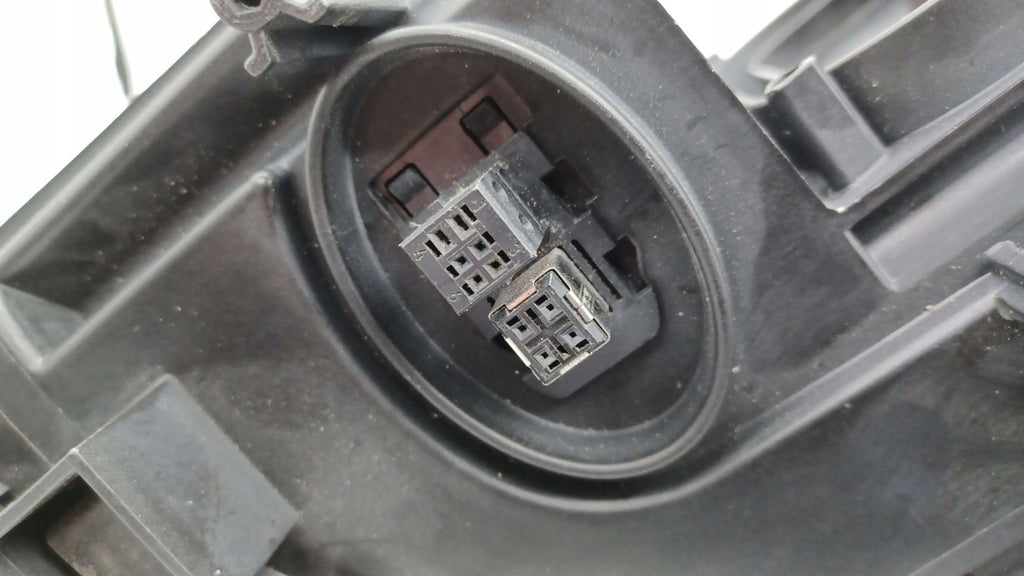 Frontscheinwerfer Mercedes-Benz W246 W242 A2468207261MERC Rechts Headlight SCH8303202470rh