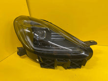 Laden Sie das Bild in den Galerie-Viewer, Frontscheinwerfer Maserati I 06701573250 21D1-T2 LED Rechts Headlight SCH5090721816ln