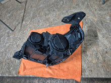 Laden Sie das Bild in den Galerie-Viewer, Frontscheinwerfer Opel Corsa F 39162649 Rechts Scheinwerfer Headlight SCH8445227204py