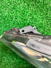 Load image into Gallery viewer, Frontscheinwerfer Toyota Yaris LED Links Scheinwerfer Headlight