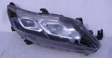 Laden Sie das Bild in den Galerie-Viewer, Frontscheinwerfer Mitsubishi Eclipse Cross W3153R Full LED Rechts Headlight