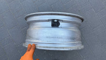Load image into Gallery viewer, 1x Alufelge 17 Zoll 7.0" 5x120 6796205 BMW 1 F21 F20 Rim Wheel FEL5485714399tu
