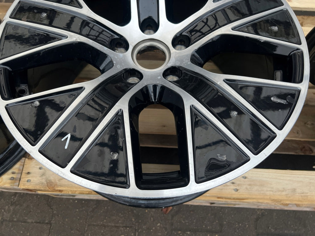 1x Alufelge 20 Zoll 11.0" 5x130 Glanz 9J1601025K Porsche Taycan Rim Wheel FEL7318762641mr