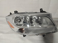 Laden Sie das Bild in den Galerie-Viewer, Frontscheinwerfer Mercedes-Benz Sprinter A9109060500 Links Headlight