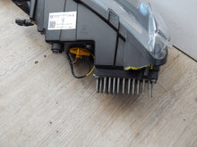 Laden Sie das Bild in den Galerie-Viewer, Frontscheinwerfer Dacia Spring 266008993R Rechts Scheinwerfer Headlight SCH3657615523cb