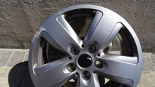 Laden Sie das Bild in den Galerie-Viewer, 1x Alufelge 16 Zoll 7.0" 5x112 47ET 6877741 BMW 1 F40 Mini Clubman Rim Wheel FEL1700864498id