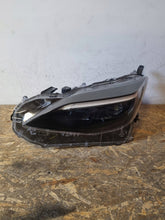 Laden Sie das Bild in den Galerie-Viewer, Frontscheinwerfer Toyota Yaris Cross LED Links Scheinwerfer Headlight SCH1124406186dw