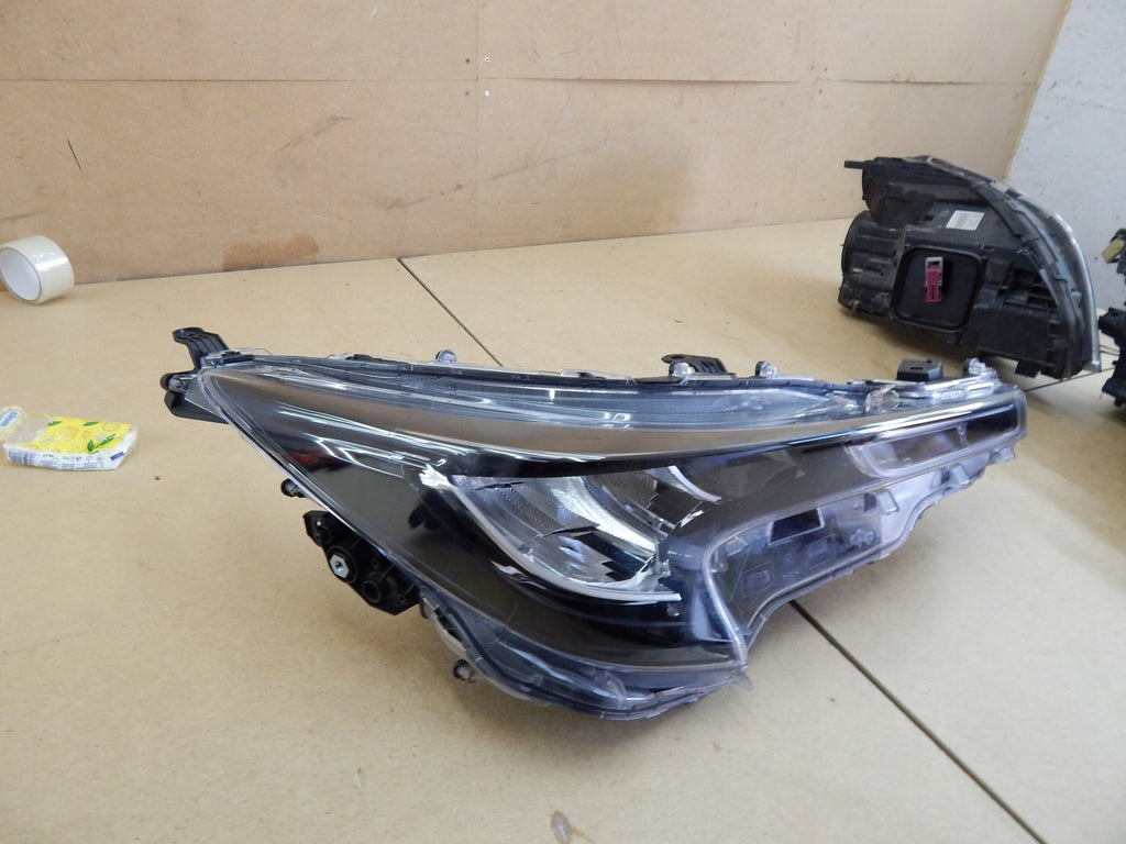 Frontscheinwerfer Toyota Corolla 81110-02S60 LED Rechts Scheinwerfer Headlight SCH2308771223mb