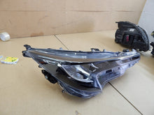 Laden Sie das Bild in den Galerie-Viewer, Frontscheinwerfer Toyota Corolla 81110-02S60 LED Rechts Scheinwerfer Headlight SCH2308771223mb