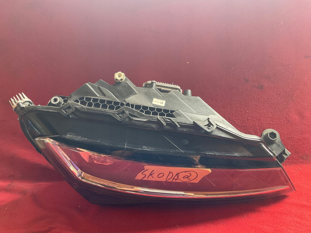 Frontscheinwerfer Skoda Superb III 3V1941016E Rechts Scheinwerfer Headlight SCH8429991941yp