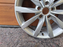 Load image into Gallery viewer, 1x Alufelge 17 Zoll 7.0" 5x112 49ET Glanz Silber 5G0601025CH VW Golf VII I Caddy FEL8369502127ib