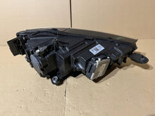 Laden Sie das Bild in den Galerie-Viewer, Frontscheinwerfer Skoda Scala 657941015A LED Ein Stück (Rechts oder Links) SCH8417062534vs