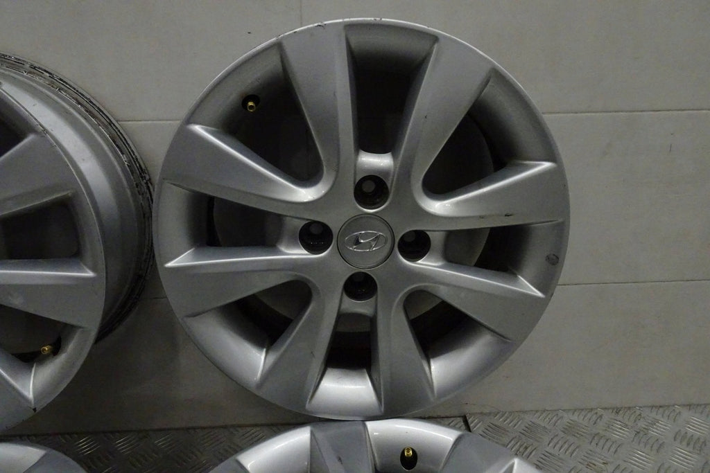 1x Alufelge 15 Zoll 6.0" 4x100 50ET 52910-1J805 Hyundai I20 Rim Wheel