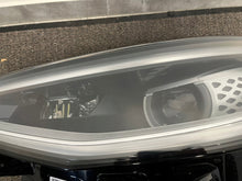 Laden Sie das Bild in den Galerie-Viewer, Frontscheinwerfer VW Id.5 Id.4 11B941035M LED Links Scheinwerfer Headlight