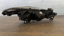 Laden Sie das Bild in den Galerie-Viewer, Frontscheinwerfer Mazda Bm B63C-51040 Links Scheinwerfer Headlight SCH3255762200uk