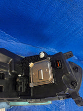 Laden Sie das Bild in den Galerie-Viewer, Frontscheinwerfer Renault Trafic 260601790R Full LED Links Headlight SCH6105844002ar