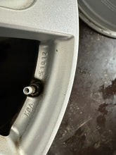 Load image into Gallery viewer, 4x Alufelge 17 Zoll 7.5" 5x112 27ET Glanz Silber KBA51012 Audi Mini I Rim Wheel FEL2522345107ff