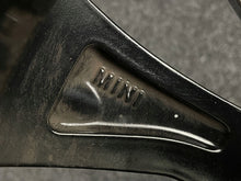 Laden Sie das Bild in den Galerie-Viewer, 1x Alufelge 18 Zoll 7.0&quot; 5x112 54ET Glanz Schwarz 6898049 Mini F57 F56 F55