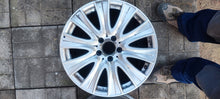 Laden Sie das Bild in den Galerie-Viewer, 1x Alufelge 18 Zoll 8.0&quot; 5x110 41ET A2224010902 Mercedes-Benz W222 Rim Wheel