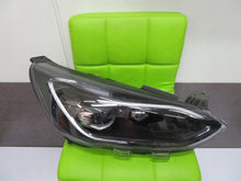 Laden Sie das Bild in den Galerie-Viewer, Frontscheinwerfer Ford Focus JX7B-13E016-CH 13E016 Full LED Rechts Headlight