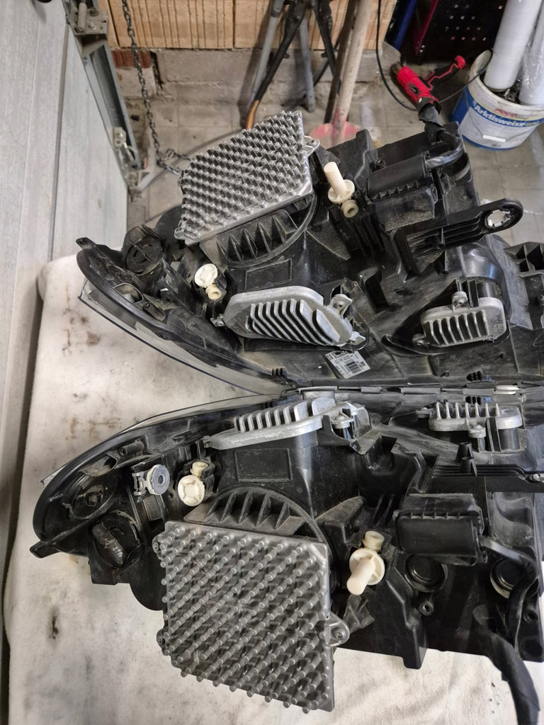 Frontscheinwerfer BMW X1 F48 7472219 7472220 Ein Satz Scheinwerfer Headlight SCH6899003042su