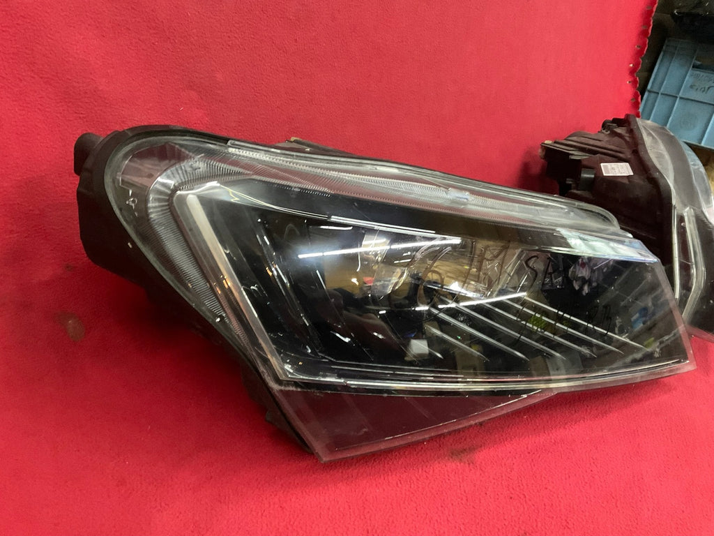 Frontscheinwerfer Skoda Superb III 3V1941017A Ein Stück (Rechts oder Links)