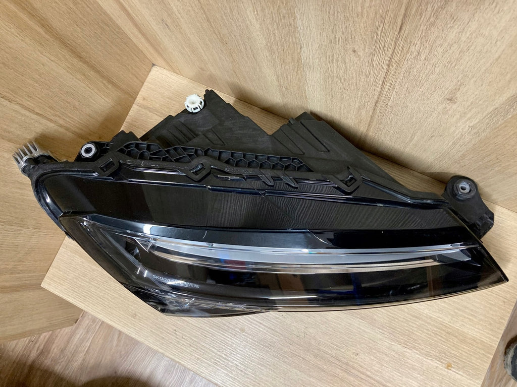 Frontscheinwerfer Skoda Superb III 3V1941016C LED Rechts Scheinwerfer Headlight
