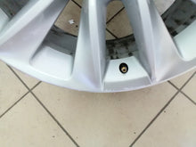 Load image into Gallery viewer, 1x Alufelge 18 Zoll 8.0" 5x120 43ET Glanz Silber 6787578 BMW F26 X3 F25 FEL1496213212vh