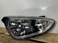 Laden Sie das Bild in den Galerie-Viewer, Frontscheinwerfer Hyundai I10 92102B9000 Rechts Scheinwerfer Headlight SCH1828959432df
