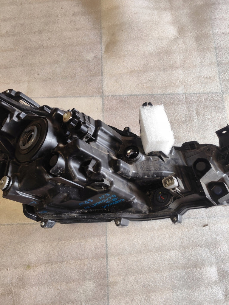 Frontscheinwerfer Toyota Corolla 8115002T31 Links Scheinwerfer Headlight SCH3861099658ud