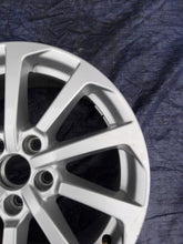 Load image into Gallery viewer, 1x Alufelge 17 Zoll 7.5&quot; 5x112 51ET Glanz Silber 8V0601025DM Audi A3 Rim Wheel