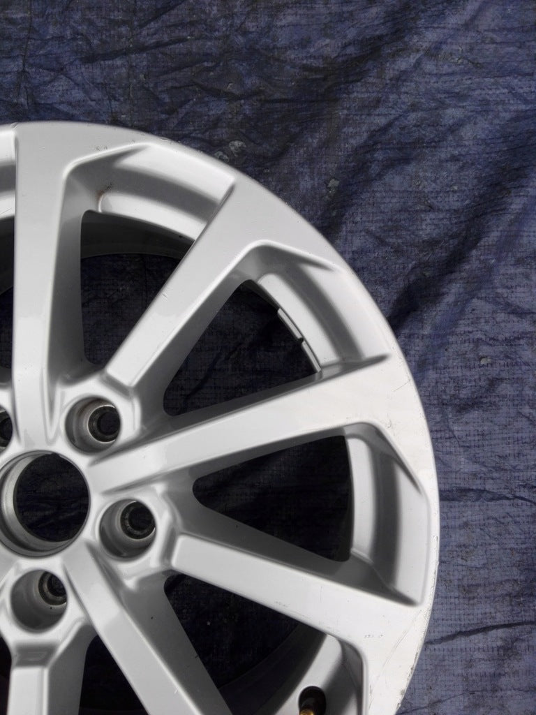 1x Alufelge 17 Zoll 7.5" 5x112 51ET Glanz Silber 8V0601025DM Audi A3 Rim Wheel FEL6809353215tr