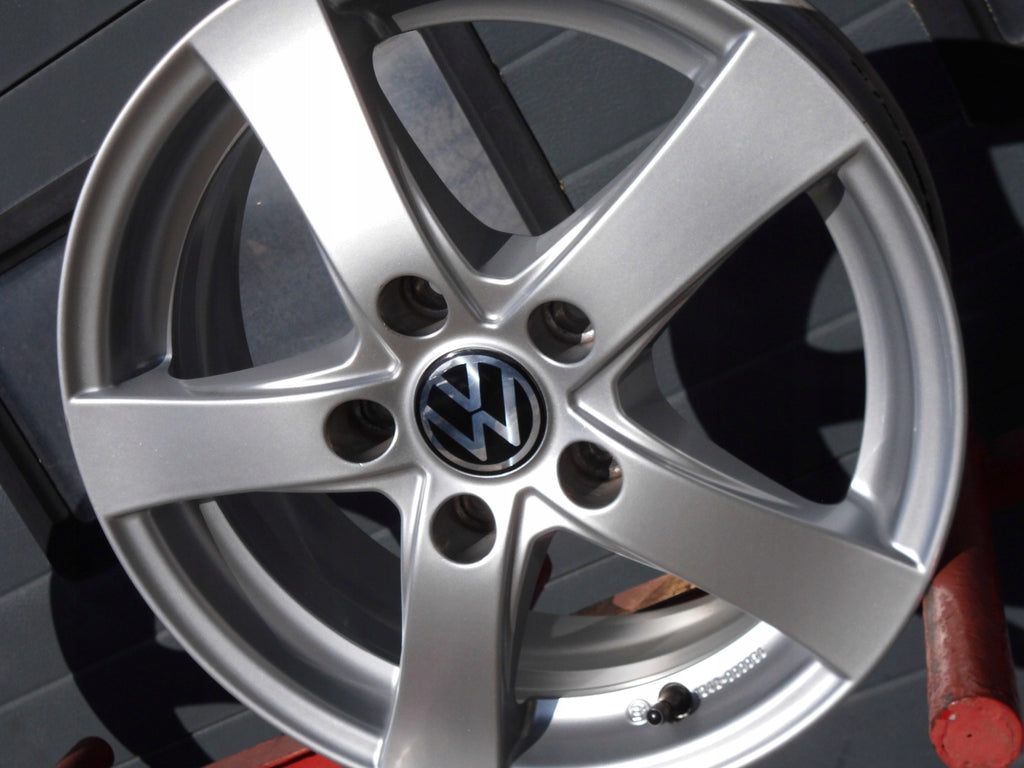 4x Alufelge 15 Zoll 6.0" 5x112 43ET Glanz Silber Seat Leon Octavia III Golf Viii FEL1667635927xs