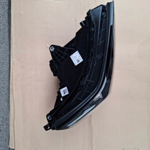 Laden Sie das Bild in den Galerie-Viewer, Frontscheinwerfer BMW 5 5A798D2-07 Rechts Scheinwerfer Headlight SCH7652797276xx
