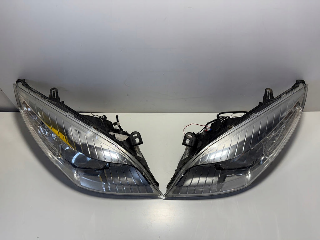 Frontscheinwerfer Renault Megane III 260607449R 260100017R Rechts oder Links SCH6740236059mm