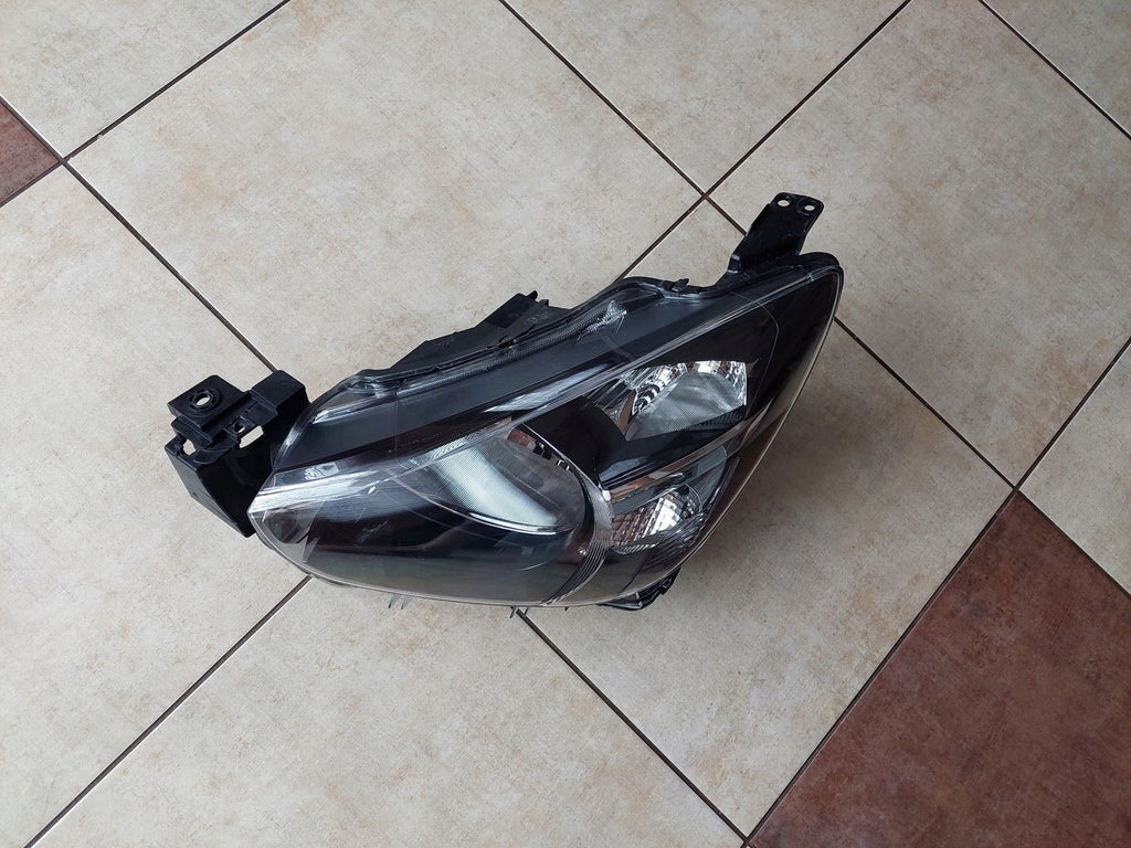 Frontscheinwerfer Mazda III DB5J-51040-1 Ein Stück (Rechts oder Links) Headlight