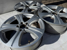 Load image into Gallery viewer, 1x Alufelge 17 Zoll 7.5&quot; 5x112 40ET Glanz Silber A2134011200 Mercedes-Benz