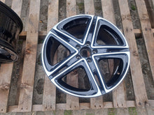 Laden Sie das Bild in den Galerie-Viewer, 1x Alufelge 19 Zoll 8.0" 5x112 43ET A2384010300 Mercedes-Benz Coupe Rim Wheel FEL2592904135bg